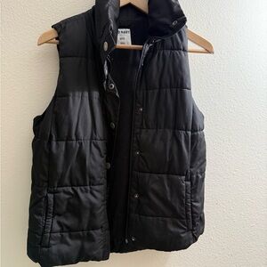 Old Navy Black Puffer Vest